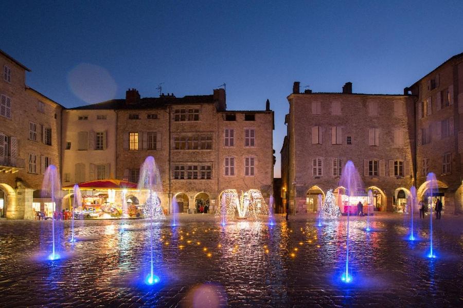 Le Nid 3 Etoiles Wifi, Netflix, Disney, Coeur De Bastide Вилфранш-дьо-Руерг Екстериор снимка